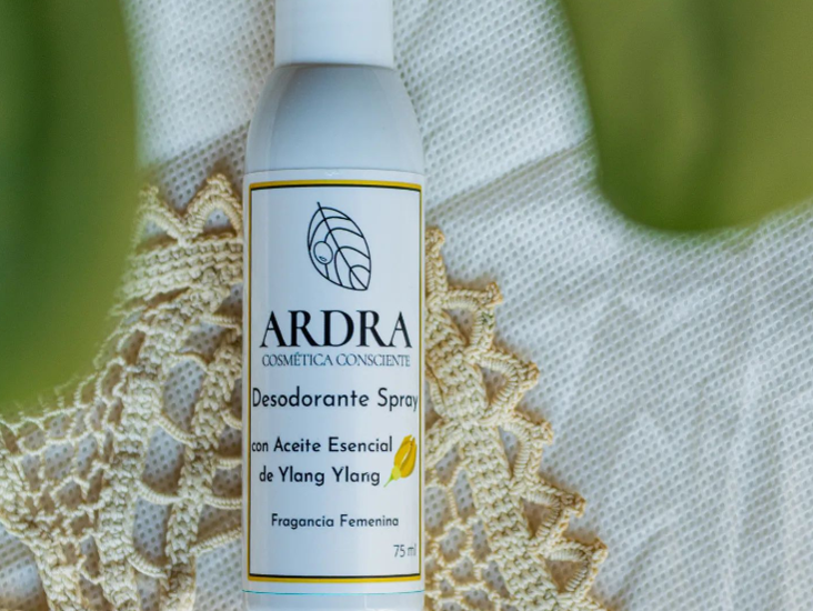 DESODORANTE SPRAY C/ ACEITE ESENCIAL DE YLANGYLANG